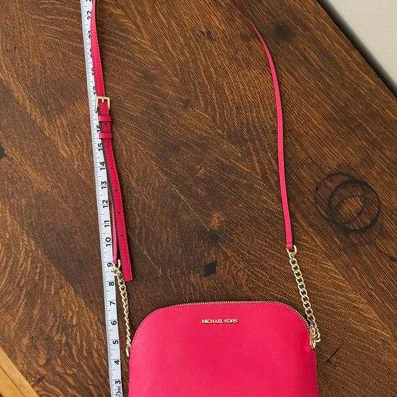 Michael Kors crossbody purse - Picture 4 of 6